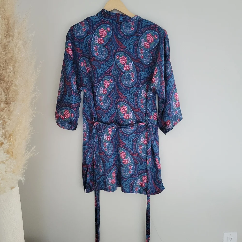 Vintage la senza paisley satin Robe. - Picture 3 of 7